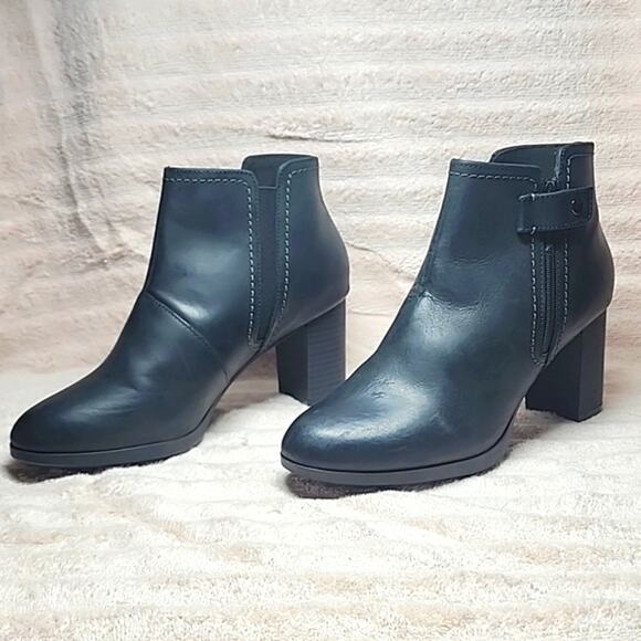 CLARKS BAYLA GLOW FASHION BLACK BOOTS NUBUCK LEATHER LADIES 8.5 NWOB■VELCRO STAP - Picture 1 of 16
